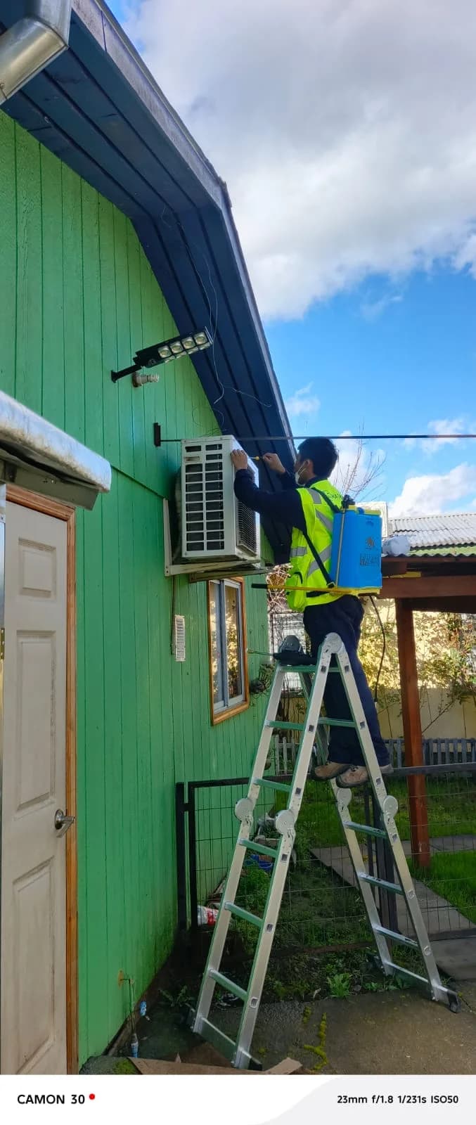 Instalación de campanas de extracción profesional